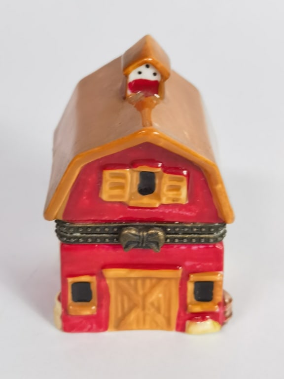Vintage Porcelain Barn Trinket Box: Vintage Porcelain Barn Trinket Box, 3in by 2in