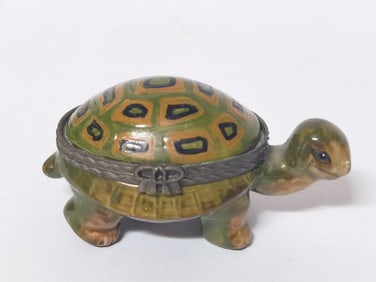 Vintage Porcelain Green Turtle Trinket Box