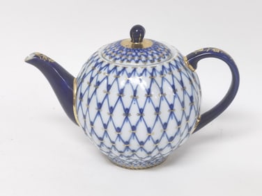 Lomonosov Imperial Porcelain Cobalt Net Teapot