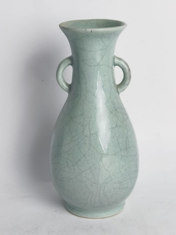 Chinese/Asian Porcelain Green Glaze Zun Vase: Chinese/Asian Porcelain Green Glaze Zun Vase, 10.25in