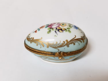 Vintage Decor Main Porcelain Champ Elysees Egg Tri