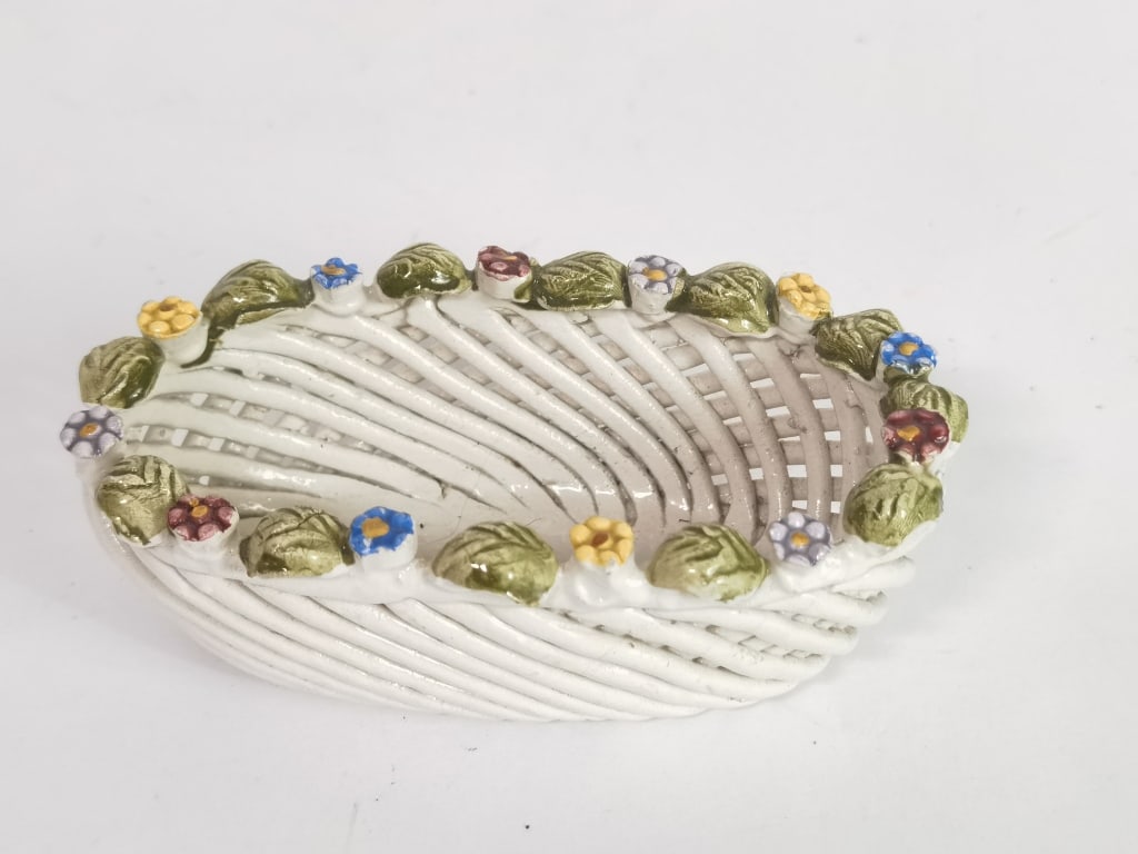 Vintage Italian Gubbio Porcelain Flower Basket Bow: Vintage Italian Gubbio Porcelain Flower Basket Bowl, 1.5in by 4in