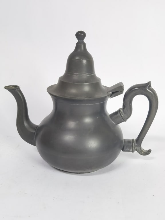 Antique One Cup Pewter Teapot: Antique One Cup Pewter Teapot, 7in by 8in