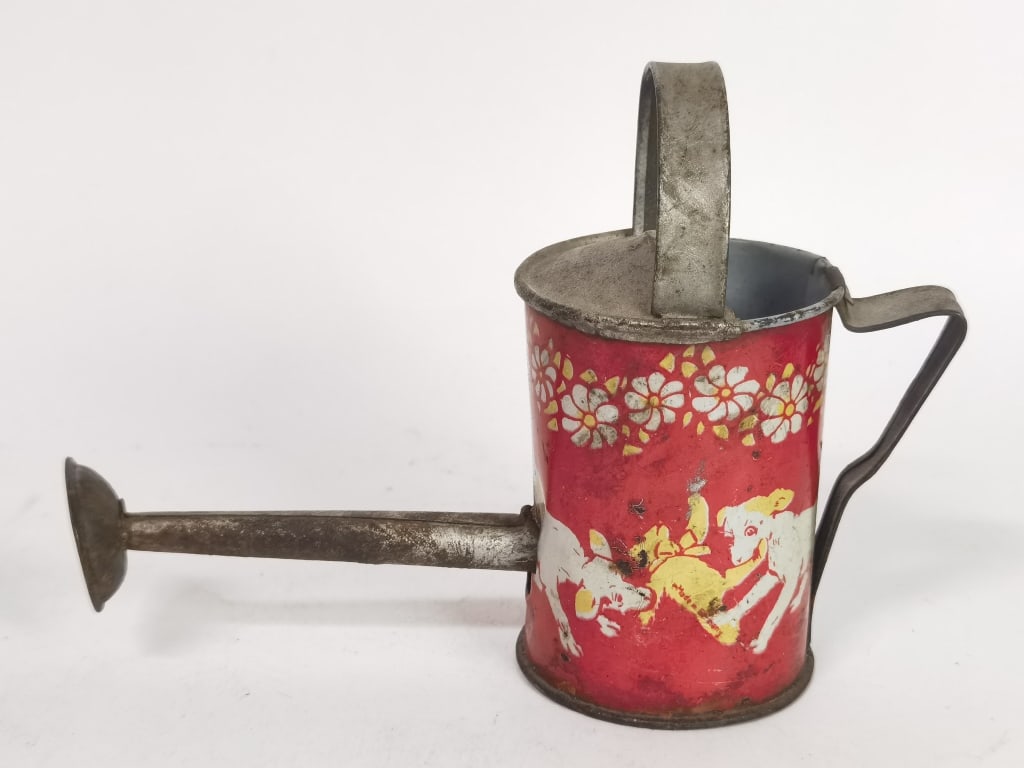 Vintage Children Tin Watering Can (1 of 3)