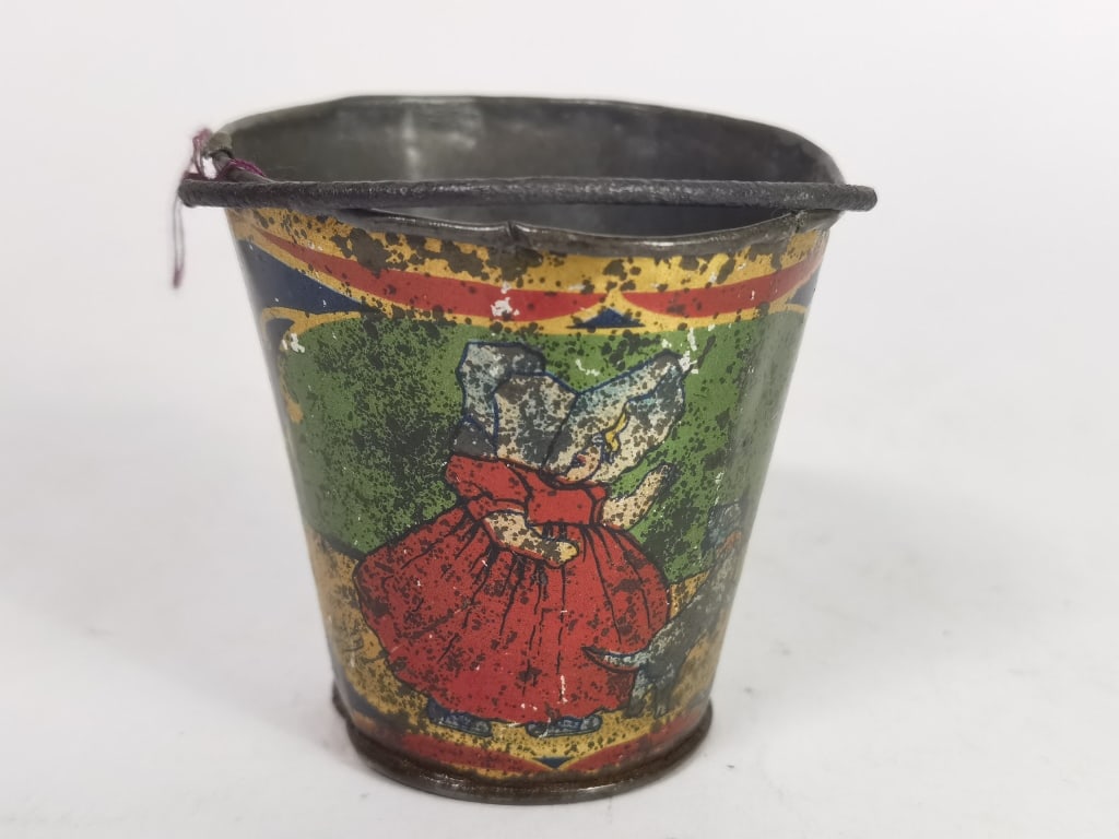 Vintage Children Tin Bucket: Vintage Children Tin Bucket, 3.5in