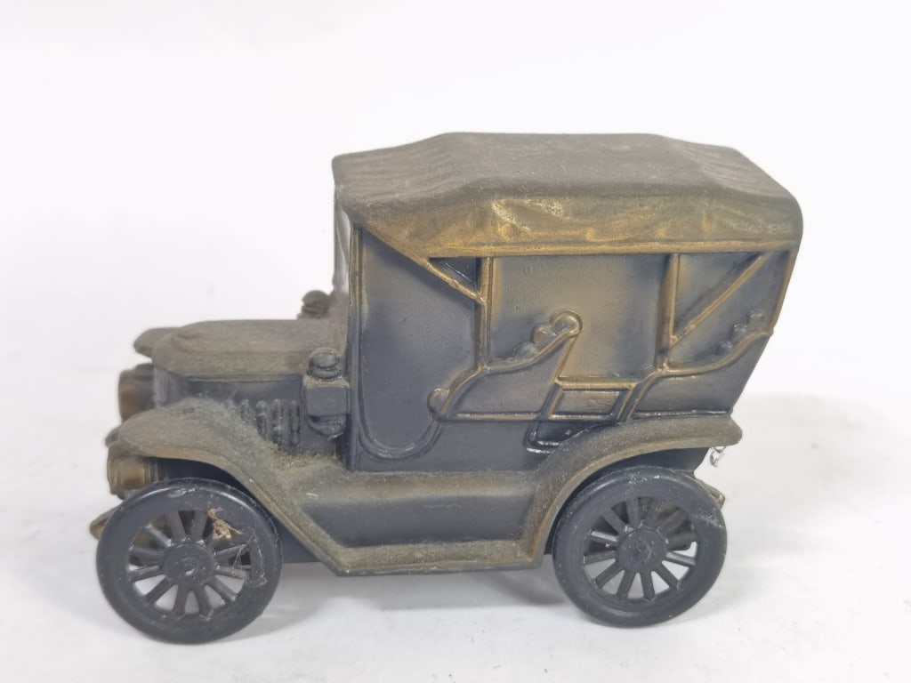 Vintage Cast Iron Jeep Car: Vintage Cast Iron Jeep Car, 3.5in by 5.5in