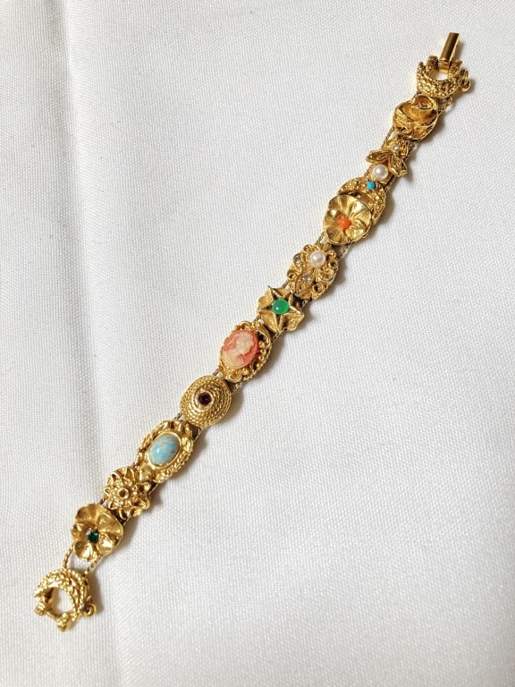 Costume Rhinestone/Cameo Bracelet: Costume Rhinestone/Cameo Bracelet, 2.75in