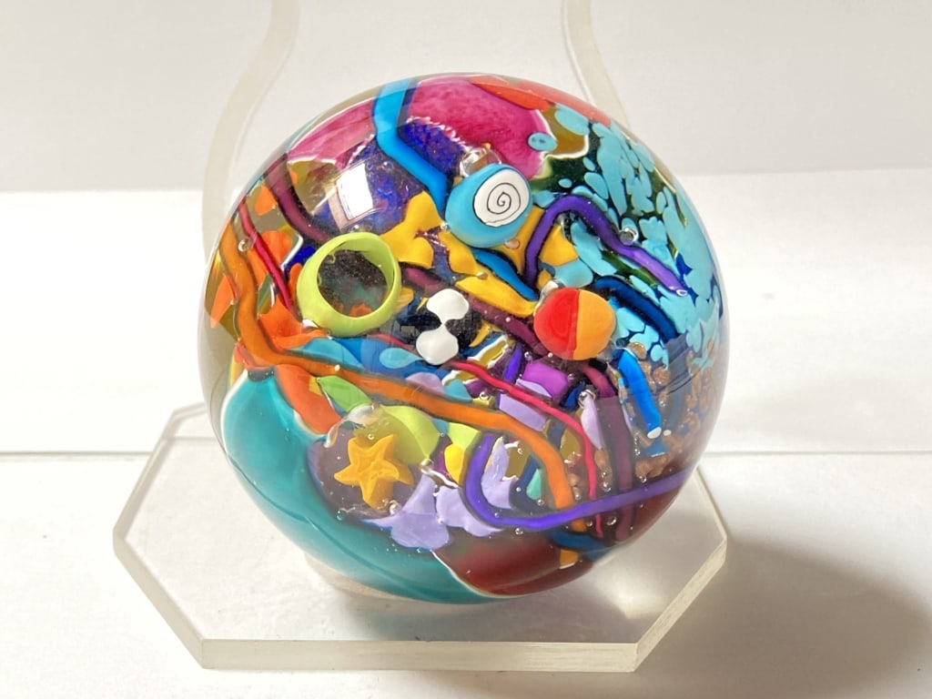 2004 Signed KH Millefiori Glass Paperweight (1 of 7)