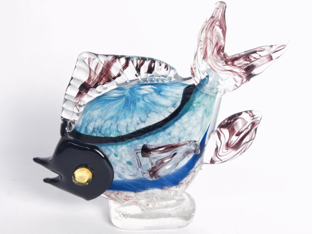 Large Vintage Murano Italy Art Glass Fish: Large Vintage Murano Italy Art Glass Fish, 7.75in by 9.75in
