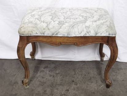 Vintage Louis XV Style Italian Upholstered WalnutB: Vintage Louis XV Style Italian Upholstered Walnut Bench, 19.5in by 26in by 17.5in