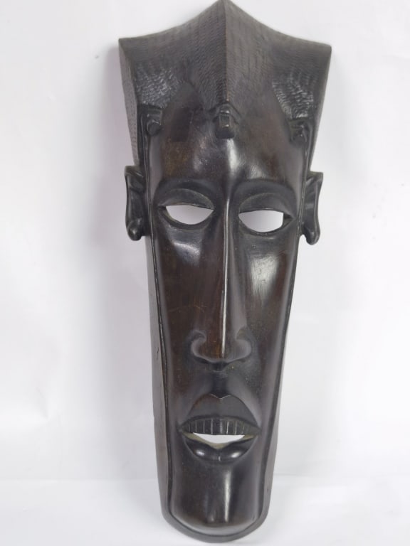 Vintage African Wood Carved Mask: Vintage African Wood Carved Mask, 12in