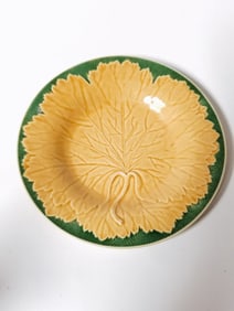 Vintage Bordallo Pinheiro Porcelain Leaf Plate