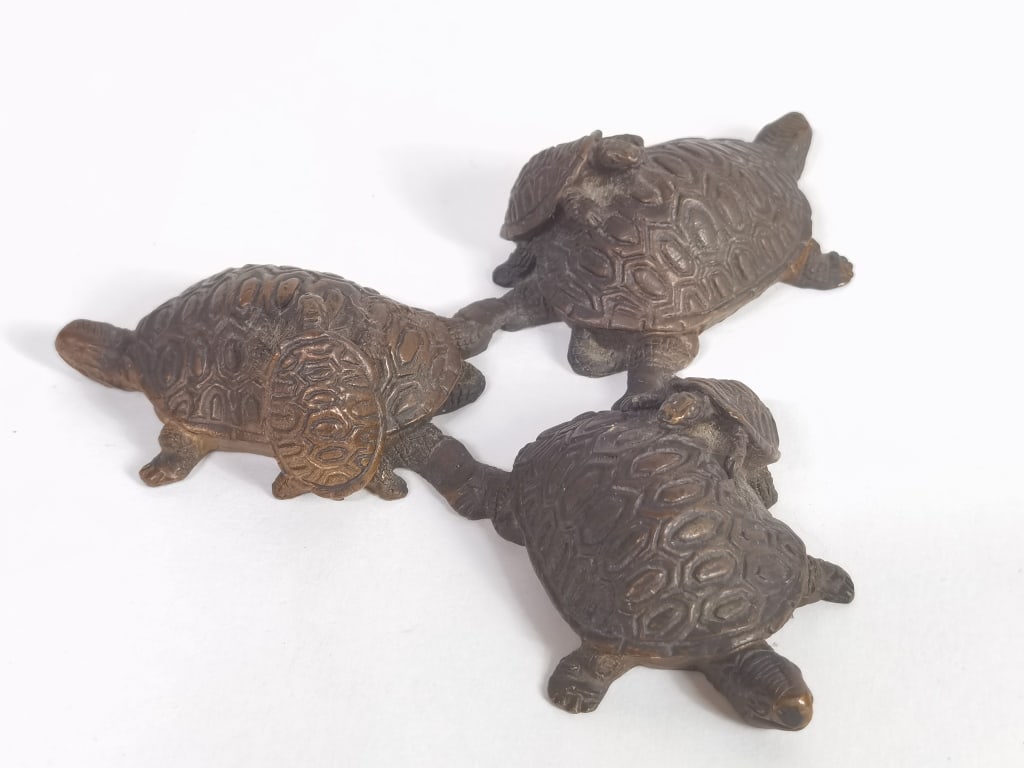 Vintage Japanese Bronze Turtle Paperweight (1 of 4)