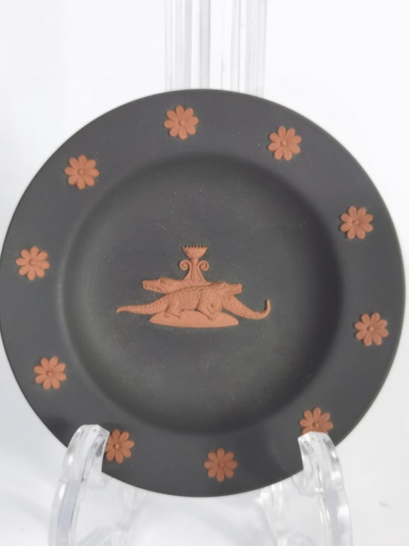 Vintage Wedgwood Porcelain Black Plate: Vintage Wedgwood Porcelain Black Plate, 4.5in