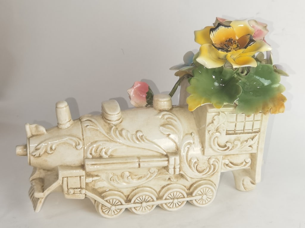 Capodimonte Italy Porcelain Train Flower Decor: Capodimonte Italy Porcelain Train Flower Decor, 9.5in by 12.5in