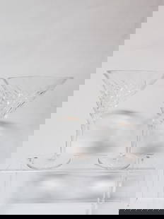 (2) Bombay Crystal Wine Glasses: (2) Bombay Crystal Wine Glasses, 7.5in