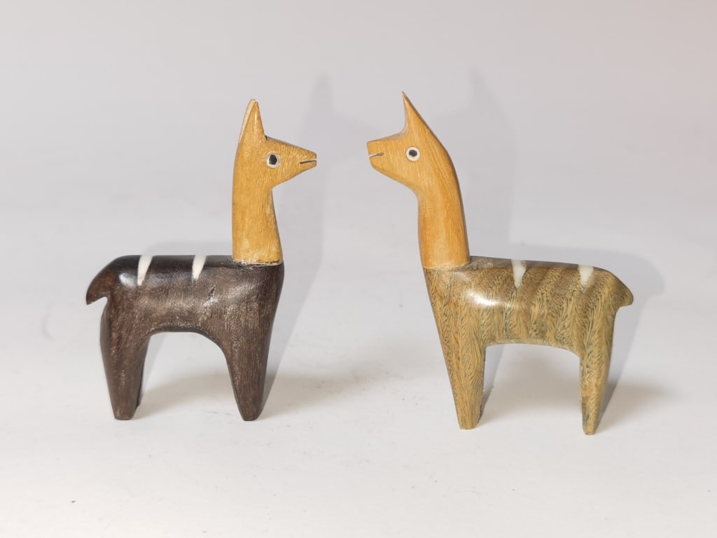 (2) Vintage Hand Carved Wood Lhamas: (2) Vintage Hand Carved Wood Lhamas, 3in by 2.5in