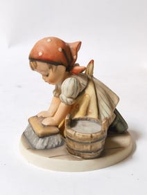 1960 Vintage Goebel Hummel Porcelain "Big Housecle