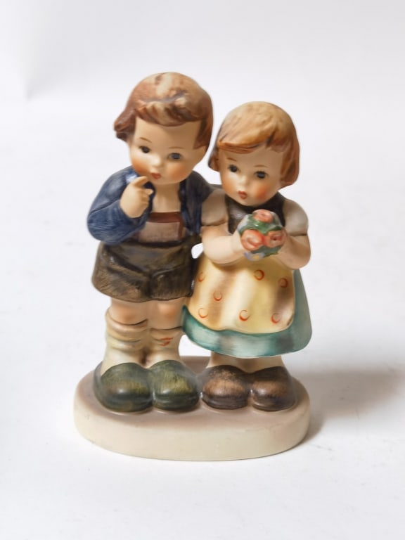 1952 Vintage Goebel Hummel Porcelain "We Congratul: 1952 Vintage Goebel Hummel Porcelain "We Congratulate" Figurine, 4in