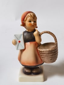Vintage Goebel Hummel Porcelain "Meditation" Figur