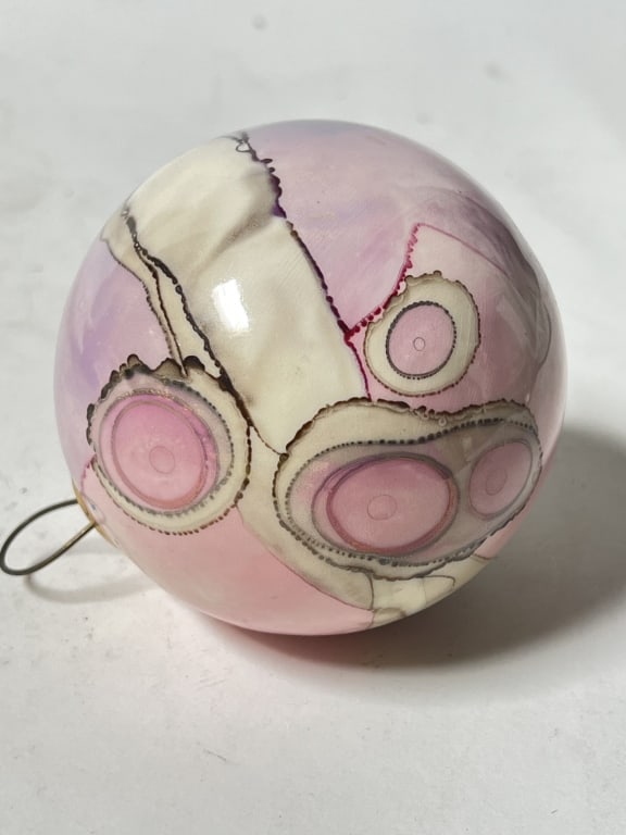 1984 Signed JJ Hand Painted Pink Art Glass Ornamen: 1984 Signed JJ Hand Painted Pink Art Glass Ornament, 4in