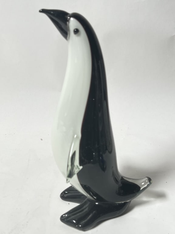 Large Vintage Murano Italy Black/White Glass Pengu: Large Vintage Murano Italy Black/White Glass Penguin, 9.75in