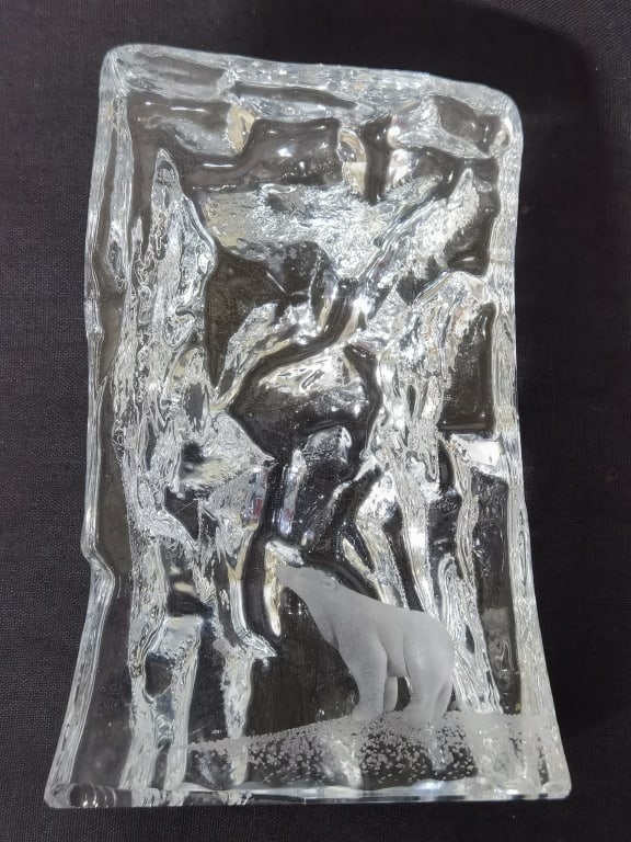 Vintage Strombergshyttan Crystal Polar Bear Sculpt (1 of 4)