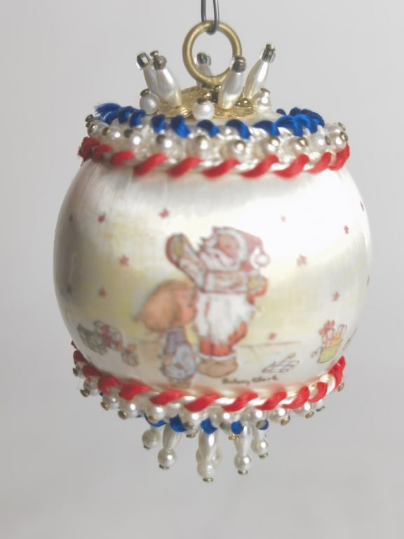 Vintage Decorated Christmas Ornament: Vintage Decorated Christmas Ornament, 2.75in