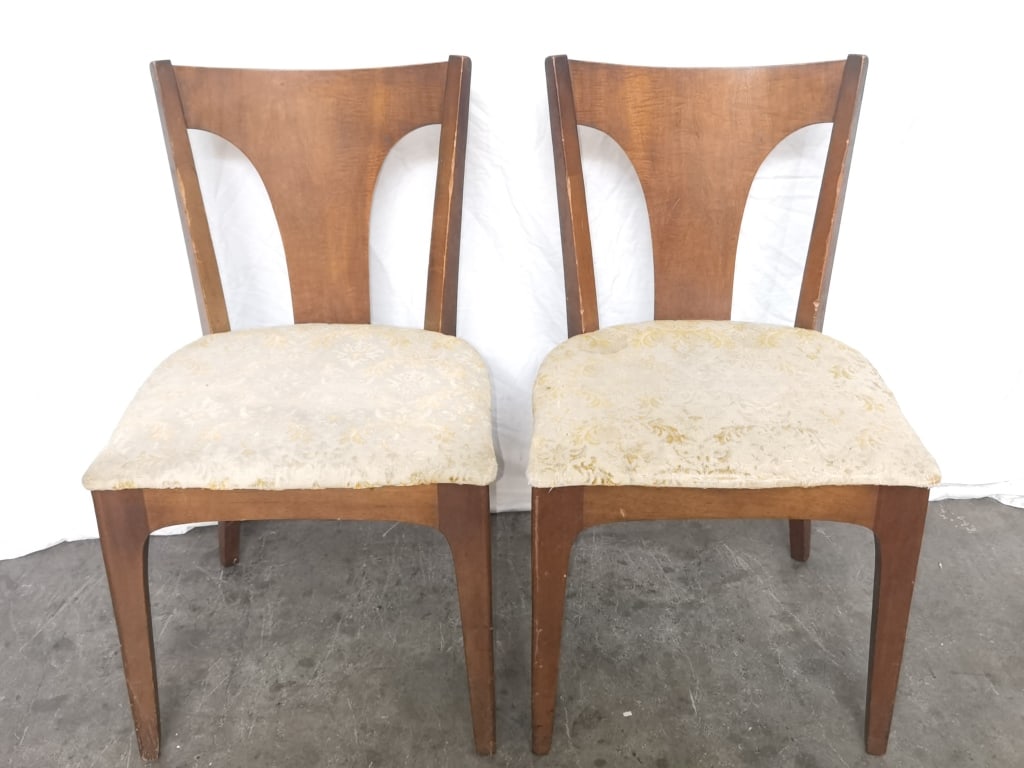 Pr. of MCM Dining Chairs: Pr. of MCM Dining Chairs, 32.5in by 18in