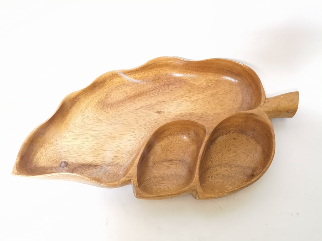 Vintage Phillippine Wood Carved Leaf Monkey Pod (1 of 4)