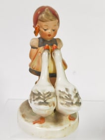 Vintage Goebel Hummel Porcelain "Goose Girl" Figur