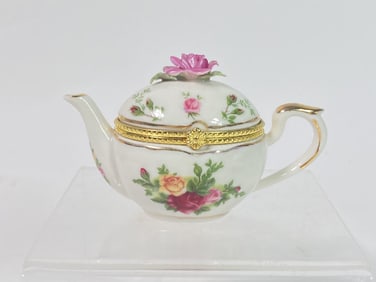 1962 Royal Albert Old Country Roses Teapot Trinket