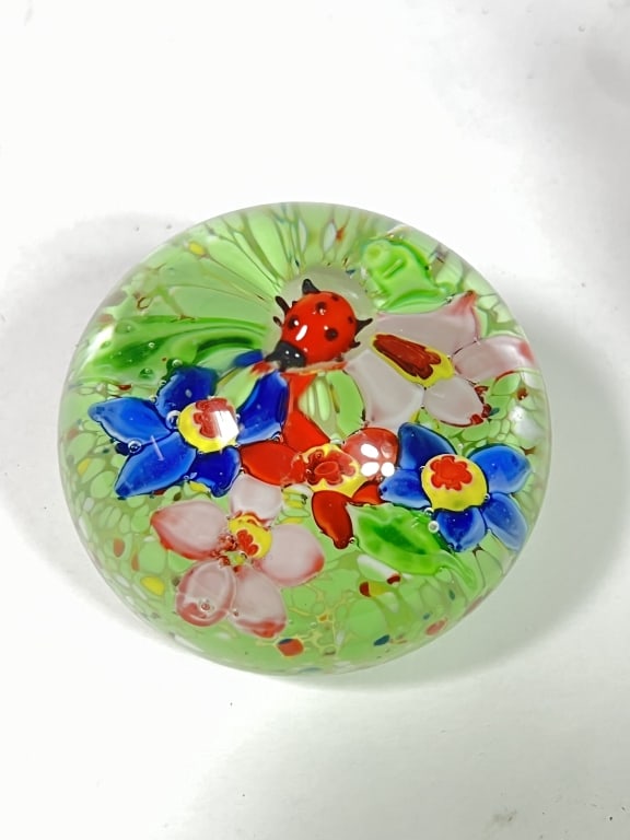Vintage Murano Italy Lady Bug and Flowers Glass Pa (1 of 4)