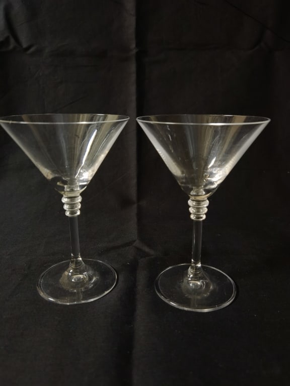 (2) Clear Martini Glasses: (2) Clear Martini Glasses, 6in