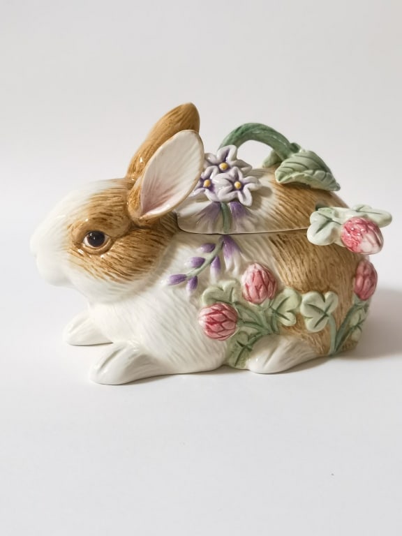 Fitz & Floyd Essentials Porcelain Rabbit Box (1 of 6)