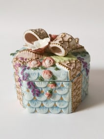 Fitz & Floyd Essentials Porcelain Present Box