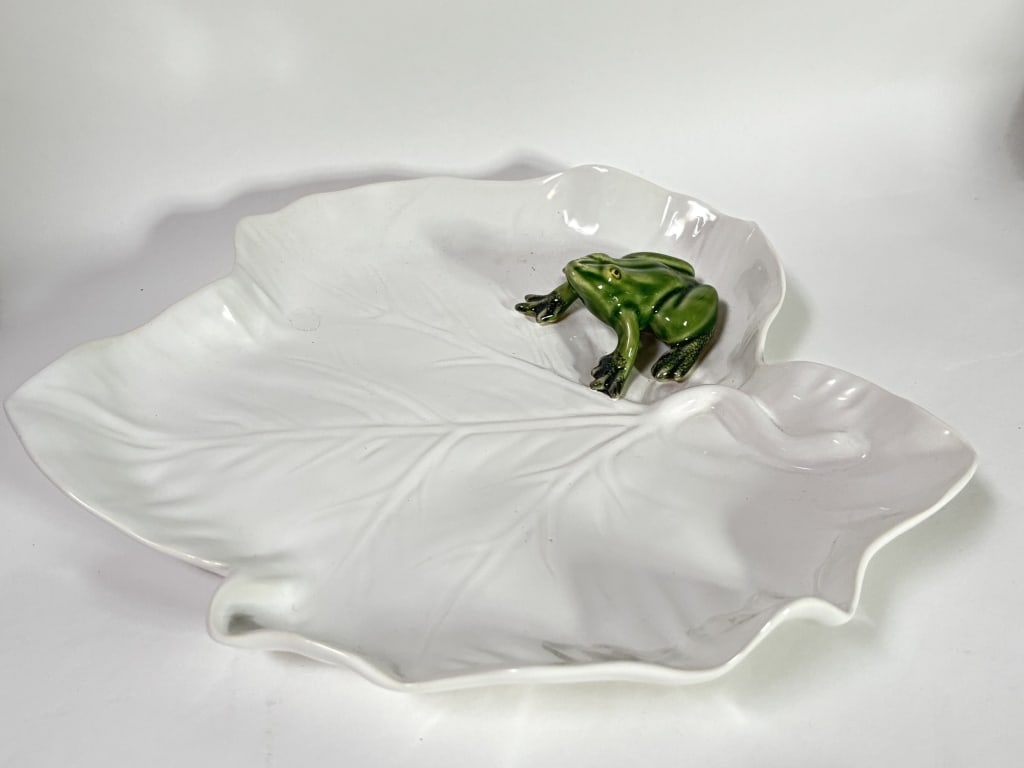 Vintage Bordallo Pinheiro Porcelain Frog White Lea: Vintage Bordallo Pinheiro Porcelain Frog White Leaf Plate, 2in by 11.25in