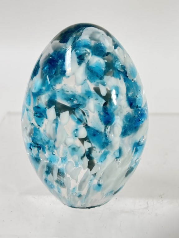 Vintage Blue White Art Glass Egg Paperweight: Vintage Blue White Art Glass Egg Paperweight, 2.5in by 5in