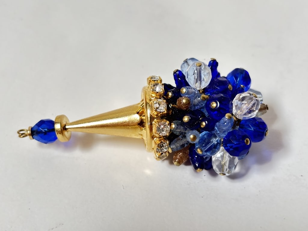 Vintage Rhinestone Decorated Stopper: Vintage Rhinestone Decorated Stopper 3in