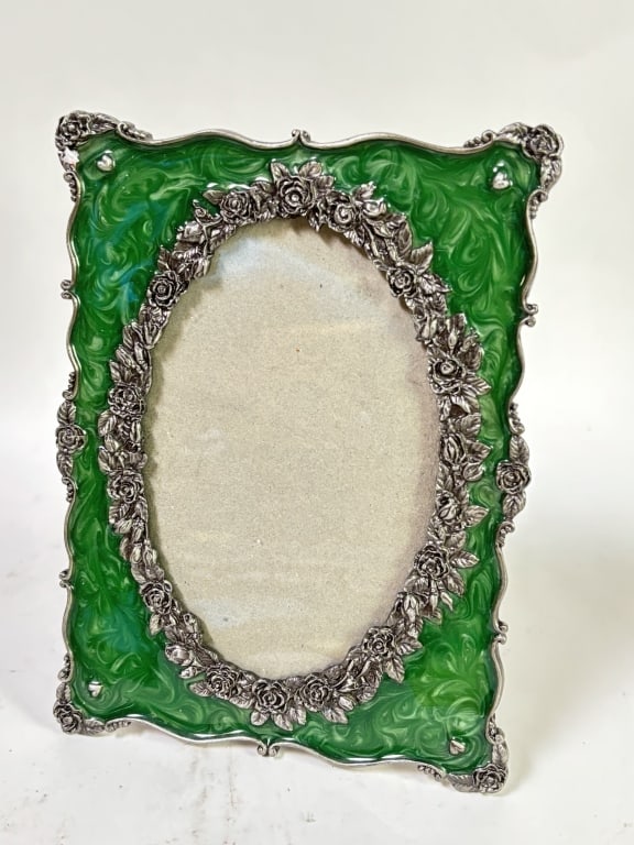 Vintage Green Enameled Photo Frame: Vintage Green Enameled Photo Frame, 7.5in by 5.75in