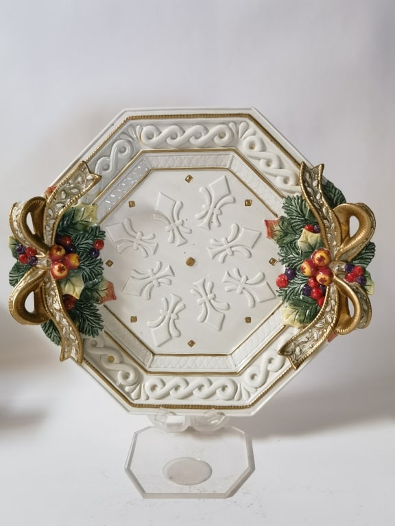 Vintage Fitz & Floyd Porcelain Christmas Plate: Vintage Fitz & Floyd Porcelain Christmas Plate, 12in