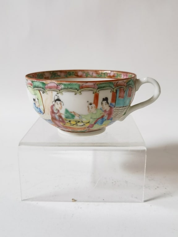 Vintage Chinese Porcelain Famille Rose Medallion T: Vintage Chinese Porcelain Famille Rose Medallion Tea Cup, 3.75in