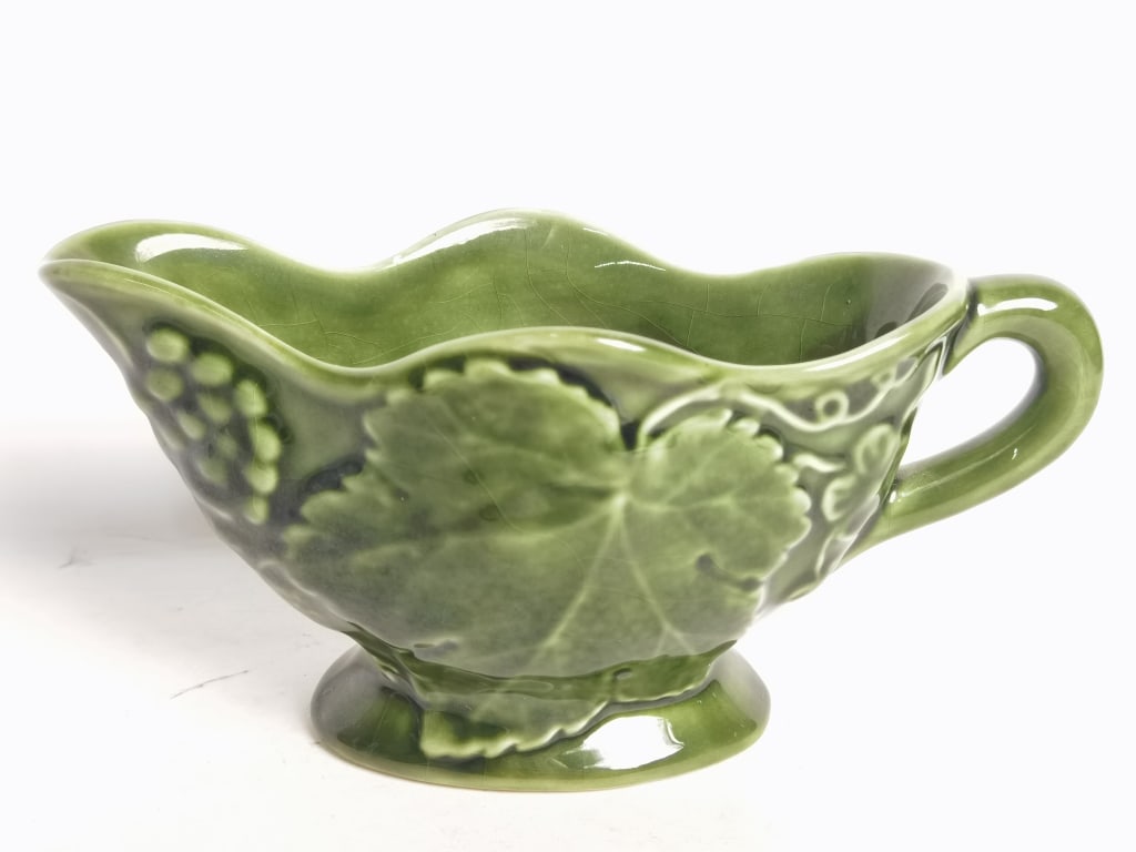 Vintage Olfaire Portugal Porcelain Embossed GravyB (1 of 4)