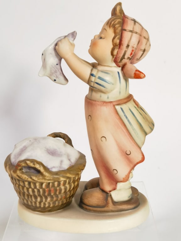 Vintage Goebel Hummel Porcelain "Wash Day" Figurin: Vintage Goebel Hummel Porcelain "Wash Day" Figurine, 6.25in