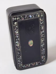 Vintage Mother-of-Pearl Inlay Black Lacquer Jewelr