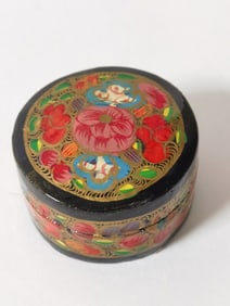 Vintage Russian Hand Painted Lacquer Trinket Box