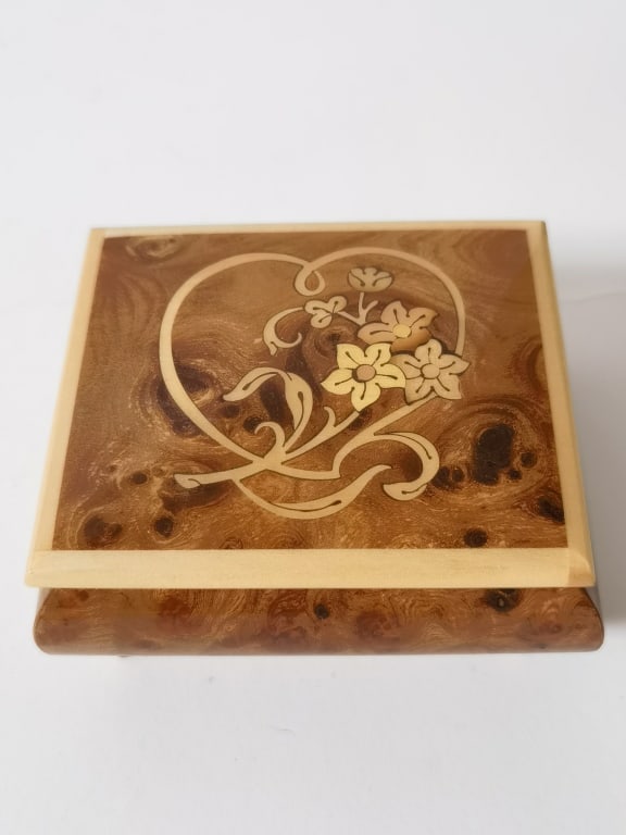 Vintage Italian Marquetry Music Box Made for SF Mu: Vintage Italian Marquetry Music Box Made for SF Music Box & Co. 4.5in by 3.75in by 2.25in