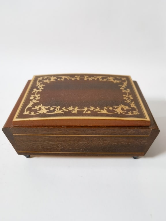 Vintage Italian Wood Marquetry Music Jewelry Box: Vintage Italian Wood Marquetry Music Jewelry Box, 6.5in by 4.5in by 3in