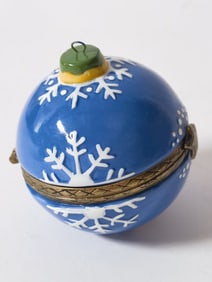 Vintage Snowflake Porcelain Ornament Trinket Box