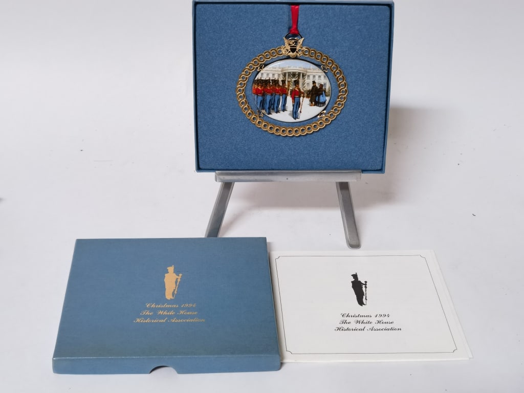 1994 The White House Christmas Ornament: 1994 The White House Christmas Ornament, Box: 5.25in by 6in